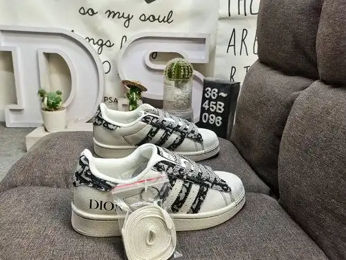 096D Adidas Three Leaf Clover Originals Superstar Shell Head Clásico versátil zapatos deportivos cas
