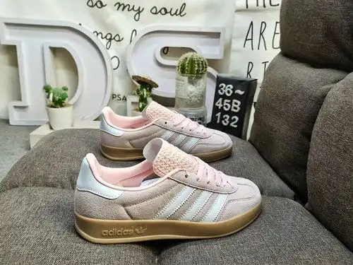 132D Adidas Gazelle Indoor IH5483 zapatos ligeros casuales resistentes al desgaste Este zapato depor