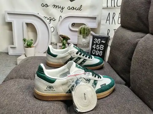 096DAdidas SAMBA OG XR0002 Los clásicos Originales de los últimos años están hechos de cuero de gamu