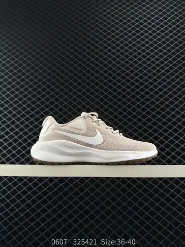 Nivel de empresa El zapato de carrera Nike REVOLUTION 7 WIDE transpirable de corte bajo combina una 