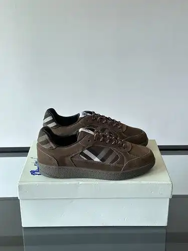 Burberry Mens Edition Código 0521B50 Talla 3844 Personalizable 45 no reembolsable