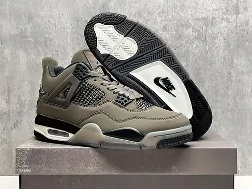 AJ4 Stone Brown 36475 con Medio Tamaño