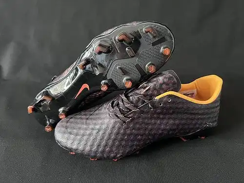 Calentado Chameleon Llegó 3945 Nike Hypervenom Phantom FG la primera generación de zapatos de fútbol
