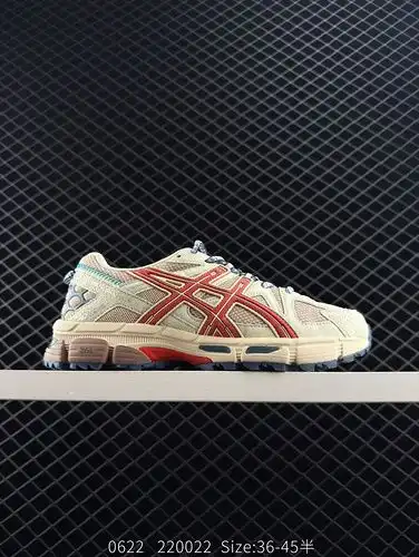 La serie Asics Gel Kahana 8 de zapatos de carrera al aire libre clásicos de Asics son ahora populare