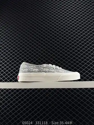 90 Vans X Dior colabora para informar sobre el gris highend con una patada de pie ️   Vans Aut Dior 