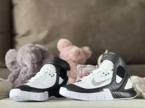 Kobe 2K5 zapatos para niños blanco y negro Panda