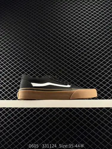 Los zapatos Vans Ward de goma negra Ward no son muy familiares para muchas personas en comparación c