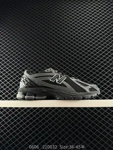 Los zapatos de carrera casuales estilo retro papá de la serie New Balance 1906 están hechos de cuero