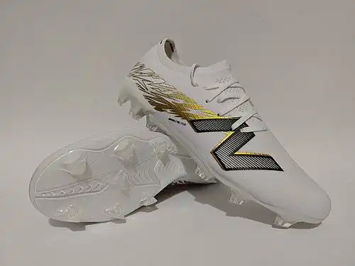 Llegada 3945 New Balance Furon V8 Elite FG 3945
