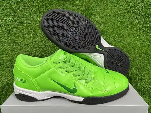 Llegó 3945 Nike T90 Serie MD Bottom IC interior Zapatos de fútbol de fondo plano NIKE T90 IC 3945
