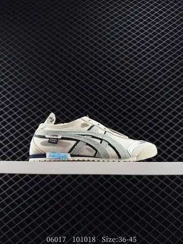 Onitsuka Tiger MEXICO 66 Paraty Slip On es un clásico zapato de lona casual usado por Arthurs Tezuka