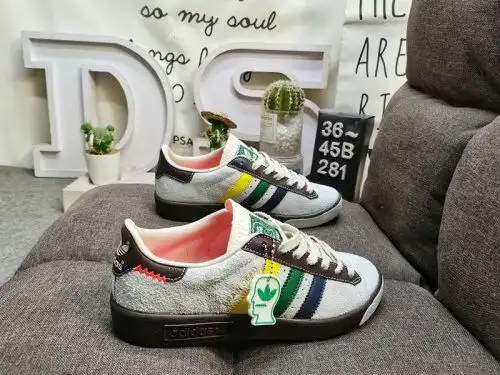 281D CompanyGrade Brain Dead x adidas Originals Forest Hills Core cómodos y de moda.