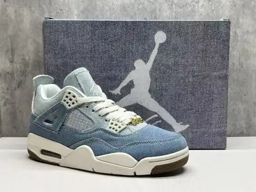AJ4 Denim Blue 36475 con medio tamaño