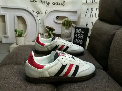 096DADIDAS SAMBA OG La capa de pieles de origen original clásica hecha de clásicos recientes que el 