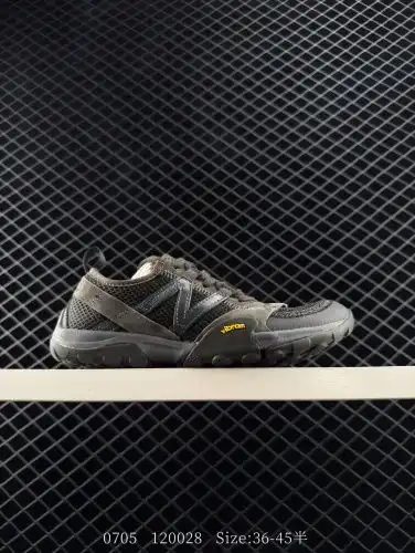 CompanyGrade New Balance Middle Running Shoes Mtad Series New Balance Fashion Fashion Mens and Women