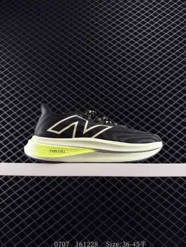 CompanyLevel Stone Island X New Balance Fuelcell Serie ultraligero bajo en la parte baja de los depo