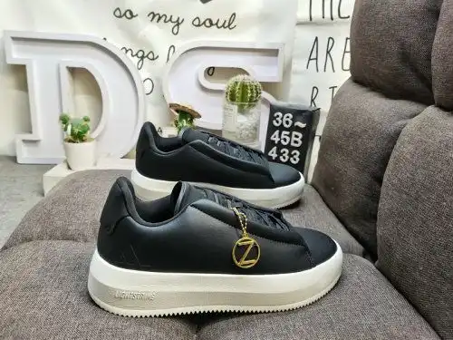 433d CompanyLevel Adidas Labcourt JQ2301 Este diseño de estilo simple y elegante ofrece a las person