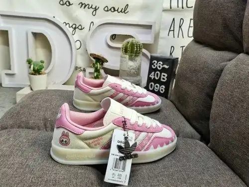 096D Adidas Gazelle Indoor DM 1234017 zapatillas de mesa bajas y livianas casuales de la zapatilla d
