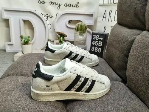 386d Adidas Clover Originals Superstar XS0011 Cabeza de concha Classic Classicil Casual Sports Sport