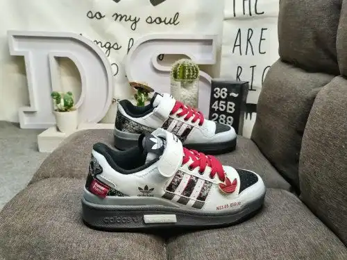 289D Adidas Forum 84 Low Low versatile trendy casual sports shoes. Based on the appearance of retro 