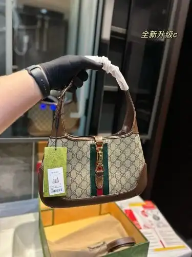 GUCCI underarm bag, Gu Chen women's bag, Gu Chen crossbody bag, uses imported original cowhide, high