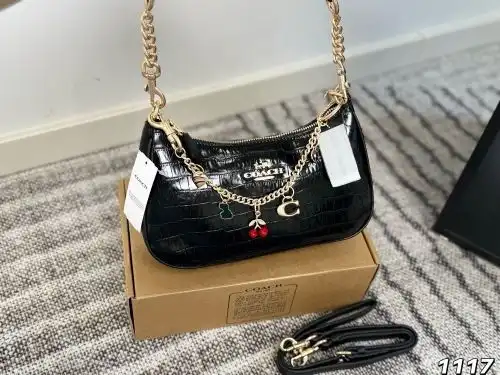 Coach chain bag, Koach women's bag, Koach crossbody bag, imported original cowhide, high-end quality