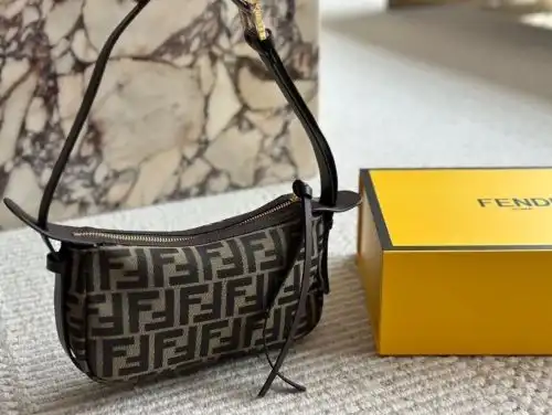 FENDI underarm bag Fendi women's bag Fendi crossbody bag uses imported original cowhide high-end qua