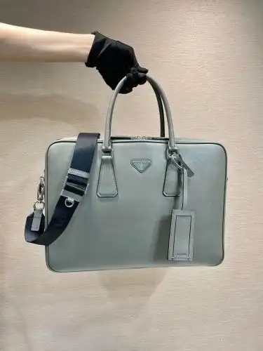 PRADA briefcase Prada men's bag Prada crossbody bag adopts imported top-grade original leather High-