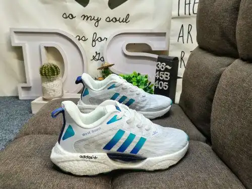405D Adidas ULTRABOOST LIGHT Flicker Series Low-top Socks Knitted Breathable Cushioned Casual Sports