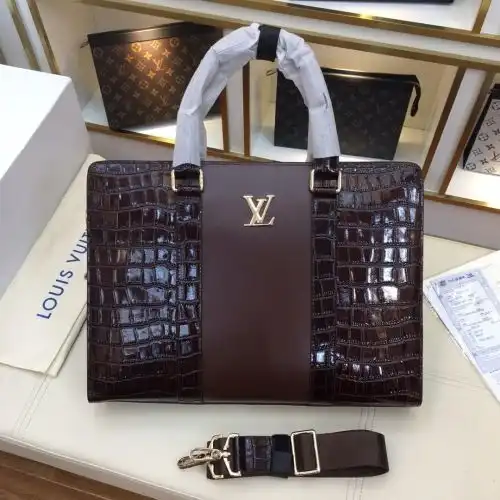 LV briefcase Louis Vuitton men's bag Louis Vuitton crossbody bag uses imported top-grade original le