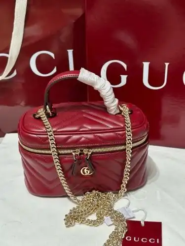 GUCCI makeup bag, Gu Chen women's bag, Gu Chen crossbody bag, uses imported top-grade original leath