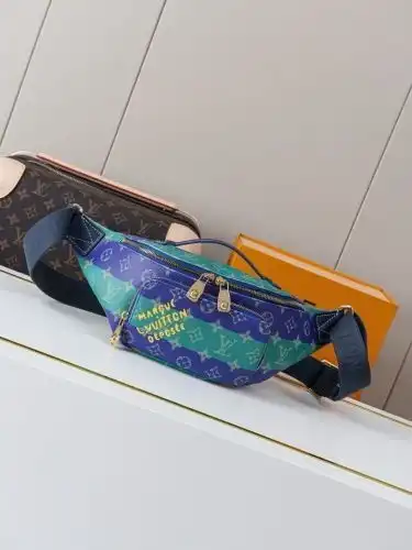 LV waist bag Louis Vuitton men's bag Louis Vuitton crossbody bag uses imported top-grade original le