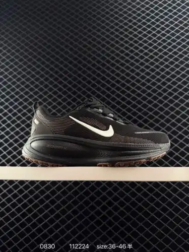 Nike Air Zoom Vomero 18 new technology is developed in advance, sports running shoes, different from