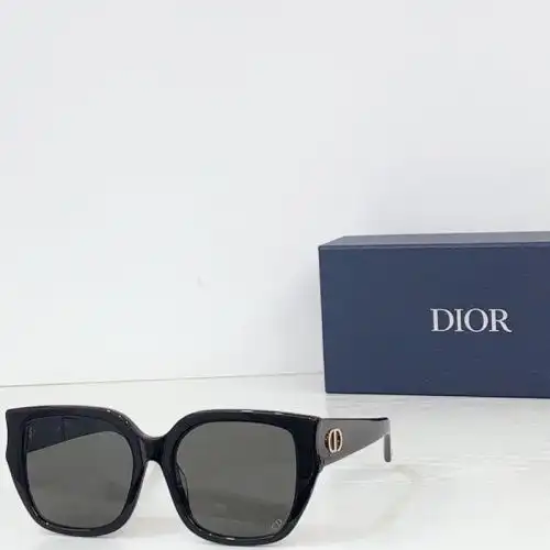 DiorGlowS1F