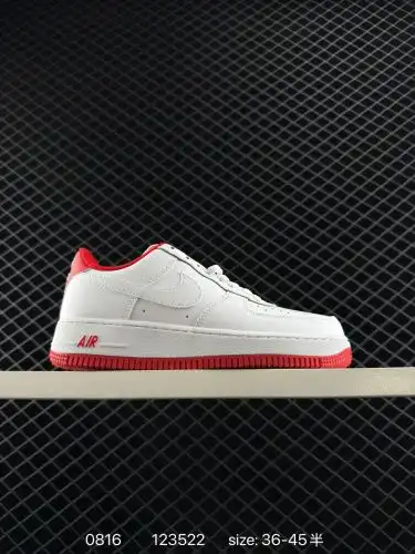 Nike Air Force 1 ’07 Air Force One low-top versatile casual sports shoes. Soft, elastic cushioning a