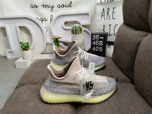 405D company-level real explosive series Adidas Yeezy 350 Boost V2 First release exposed foreign tra