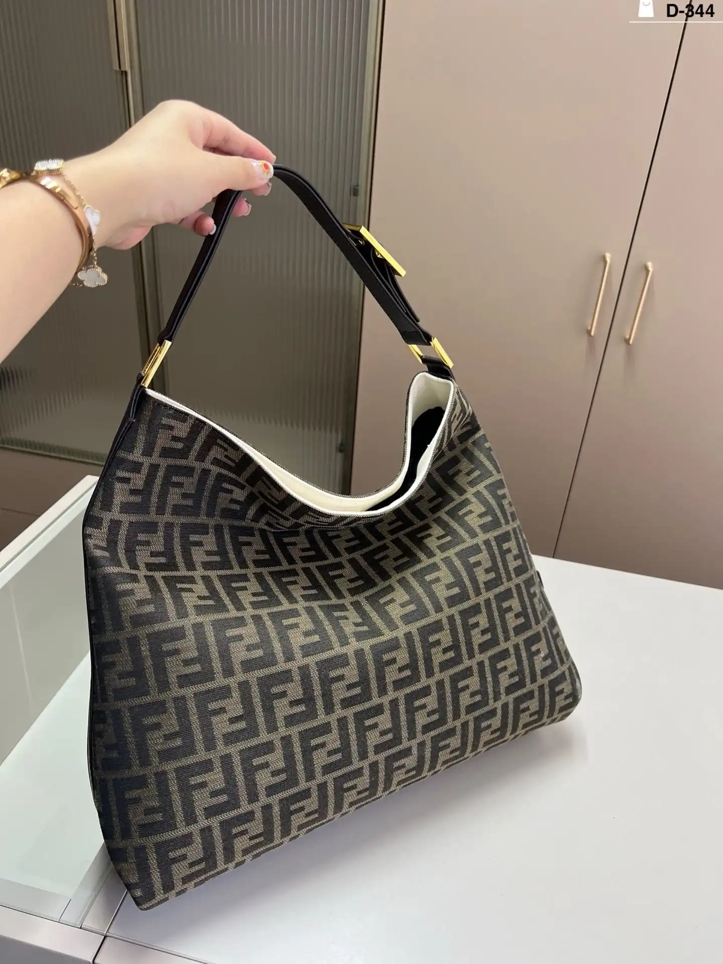 C2301350 (3).webp
