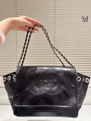 CHANEL single shoulder bag Chanel women's bag Chanel crossbody bag is made of imported original sing