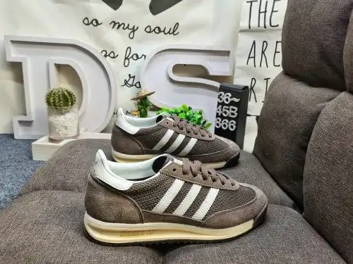 866D adidas SL 72 RS JR8774 retro sneaker series is popular all over the world. Taking advantage of 