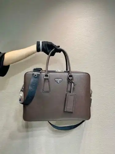PRADA briefcase Prada men's bag Prada crossbody bag adopts imported top-grade original leather High-