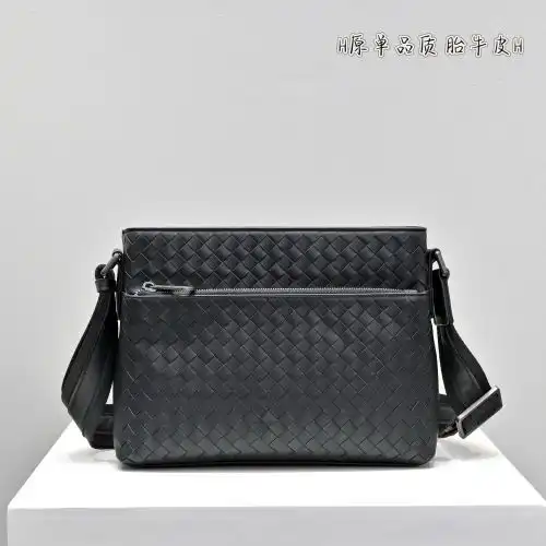 BV email bag Baodie family men's bag Baodie family crossbody bag adopts imported top-grade original 