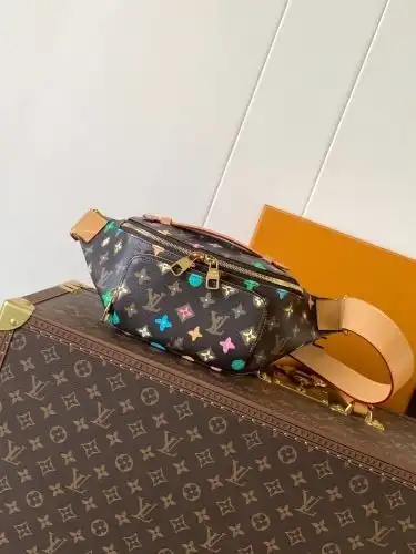 LV waist bag Louis Vuitton men's bag Louis Vuitton crossbody bag uses imported top-grade original le