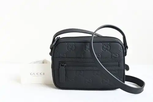 GUCCI email bag Gu Chen men's bag Gu Chen crossbody bag Use imported top-grade original leather High