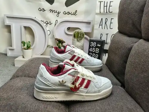 289D Adidas Forum 84 Low Low versatile trendy casual sports shoes. Based on the appearance of retro 