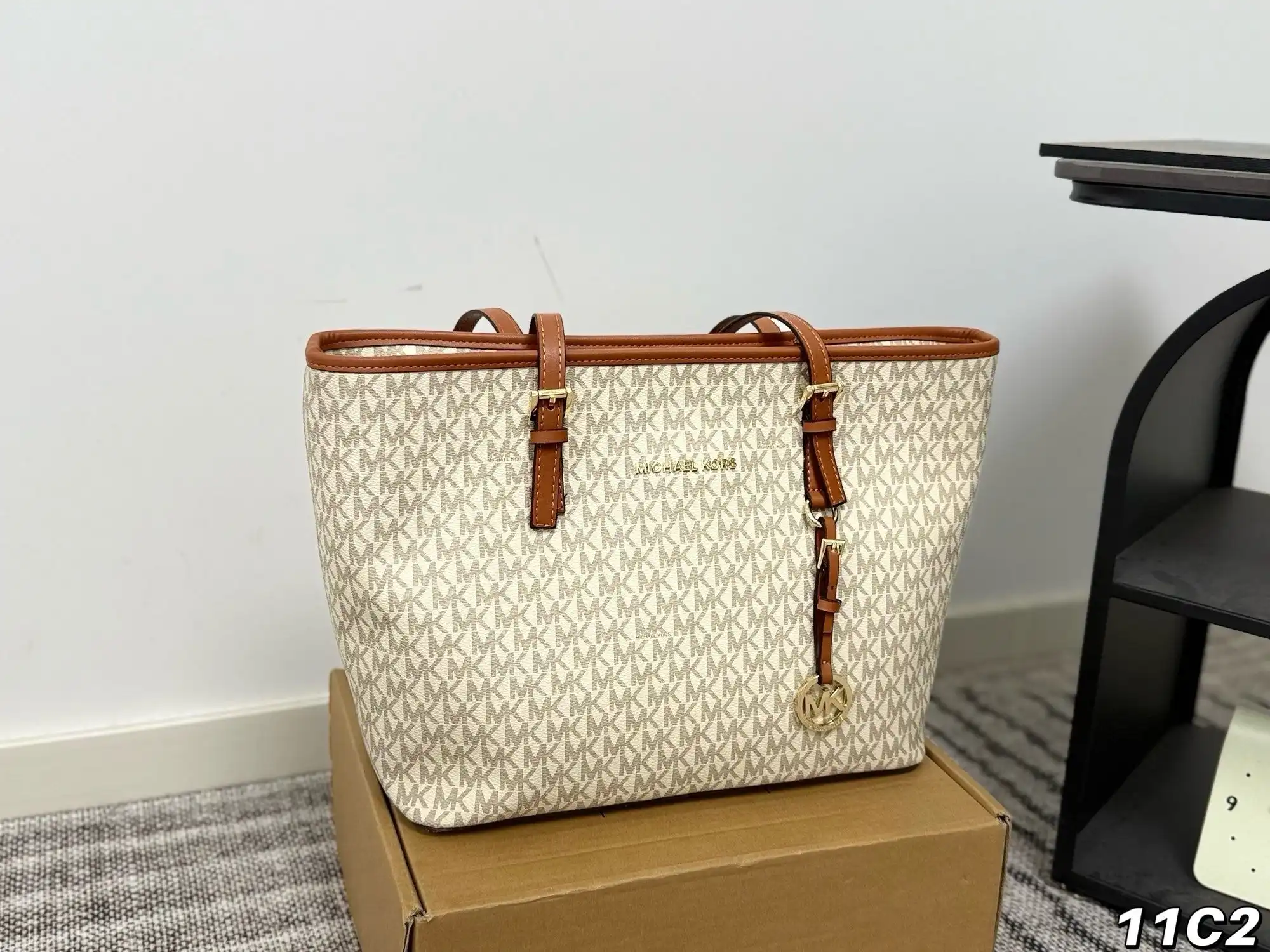 C2301100 (4).webp