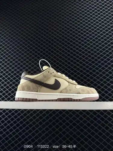 Nike SB Zoom Dunk Low Shoes Series classic and versatile casual sports shoes have thickened tongue f