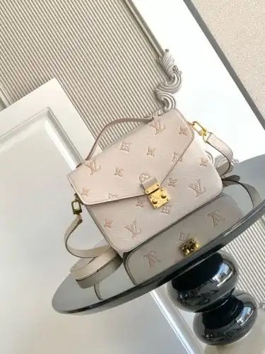 LV baguette Louis Vuitton women's bag Louis Vuitton crossbody bag uses imported top-grade original l