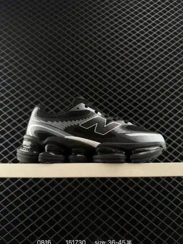 New Balance NB U2000EA Sports Running Shoes. This replica classic shoe style adds the current popula