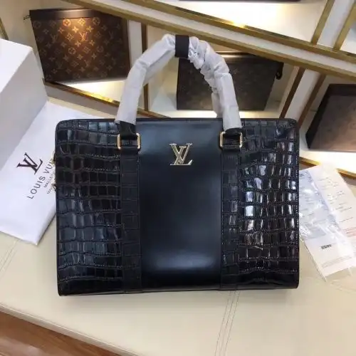 LV briefcase Louis Vuitton men's bag Louis Vuitton crossbody bag uses imported top-grade original le