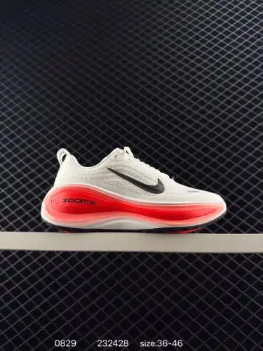 Nike VOMERO PLUS Comfortable shock-absorbing and anti-slip low-top running shoes Full-palm ReactX fo